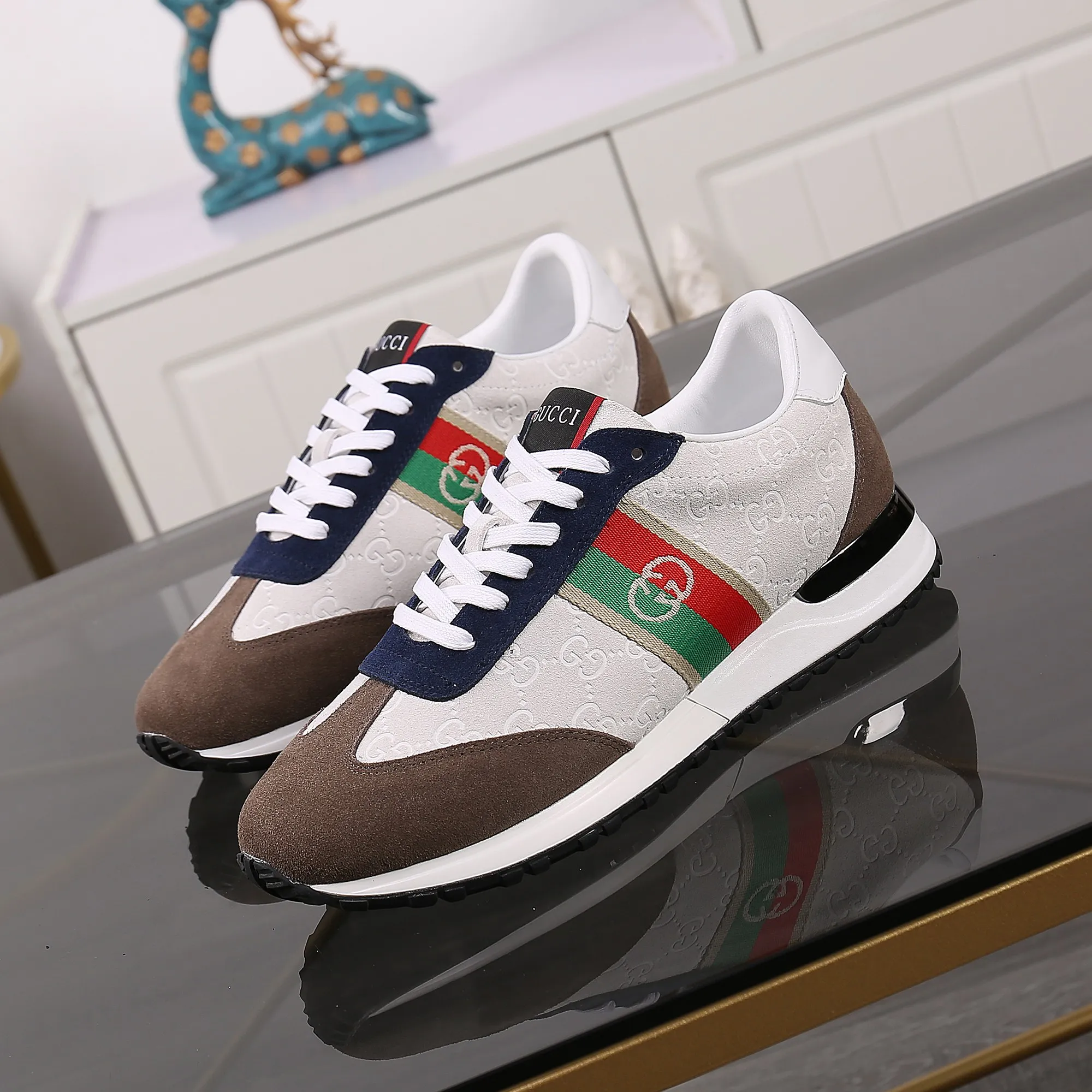 Factory price: 400💰New model is here again! [Gucci Sports Men's Shoes] Gucci fashionable casual men's shoes🇨🇳Original 1:1 mold, new model debuts first💯Not high-profile but avant-garde, simple, low-key and fashionable, super versatile style🌿Made of original cowhide➕Sheepskin lining🎋The version is comfortable on the feet, first-class workmanship🍍Number: 38-44, customized 45